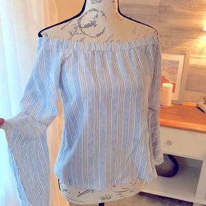 Off the shoulder light airy BoHo blouse. Size small